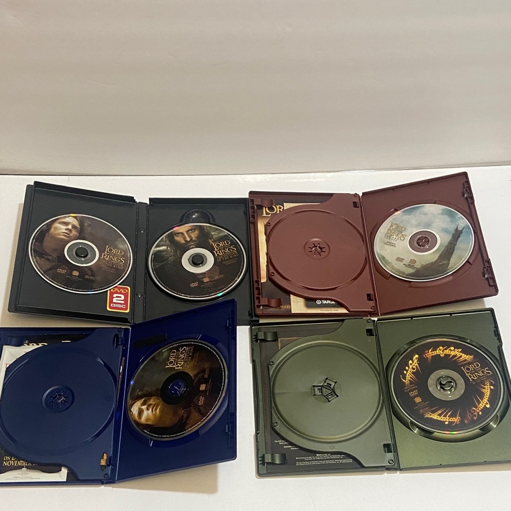The Lord of the Rings DVD Set - Picture 3 of 8